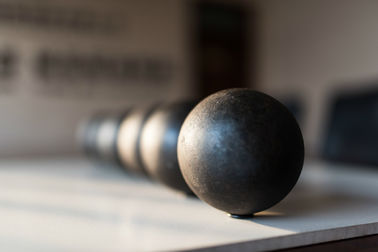 Fabbrica 20mm 100mm sfera di rettifica media miniera cemento sfere di acciaio forgiato per la rettifica minerale
