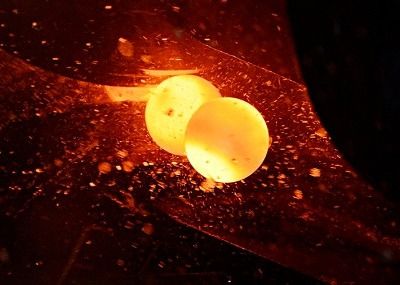 Sfera di macinazione in acciaio forgiato di alta qualità 52-65 HRC Sfera di macinazione forgiata in ferro da 40mm 50mm