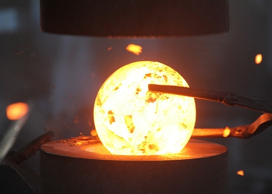 Durezza del nucleo ≥ 55 HRC Sfere di rettifica in acciaio forgiato per rettificatori di minerali 20 mm-100 mm Dimensione