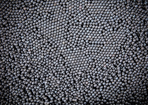 Fabbricazione di sfere di ferro fuso 30 mm 150 mm nell'industria mineraria del cemento