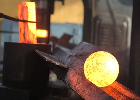 Materiale in acciaio cromato Forgiato Molle di mulino Mezzi di macinazione per la macinazione della roccia su misura
