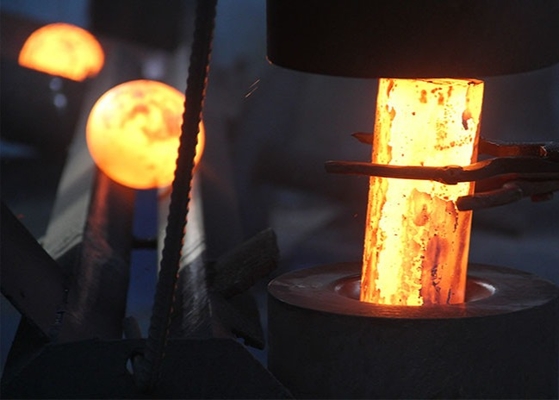 Durezza del nucleo ≥ 55 HRC Sfere di rettifica in acciaio forgiato per rettificatori di minerali 20 mm-100 mm Dimensione